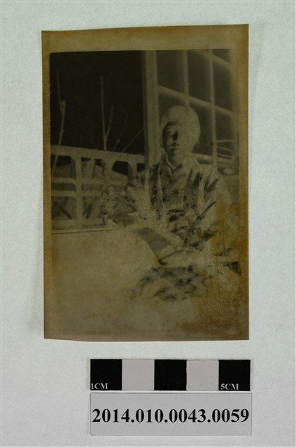 女子獨照 (共2張)