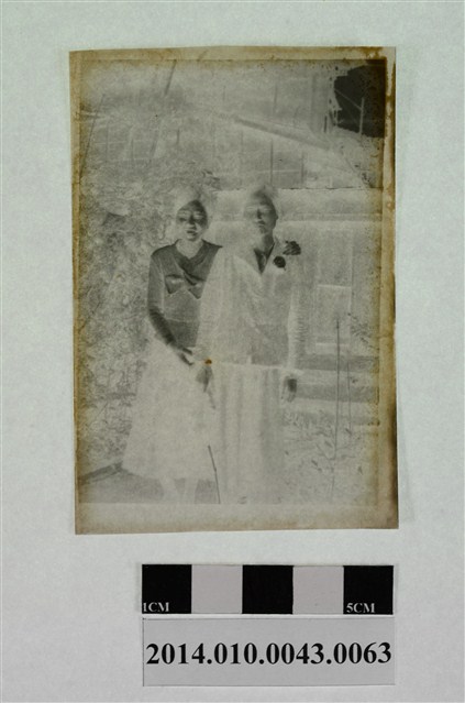 兩女合照 (共2張)