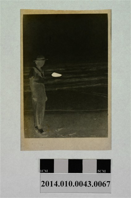 女子獨照 (共2張)