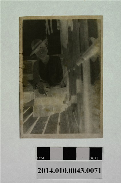 女子獨照 (共2張)