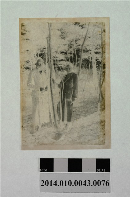 兩女合照 (共2張)