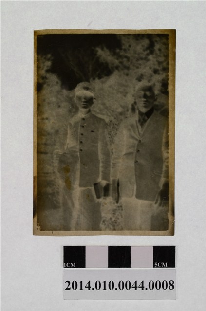 兩男合照 (共2張)