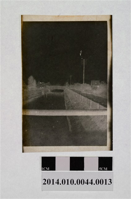 川邊一景 (共2張)