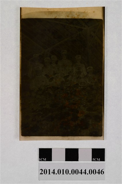 八人合照 (共2張)