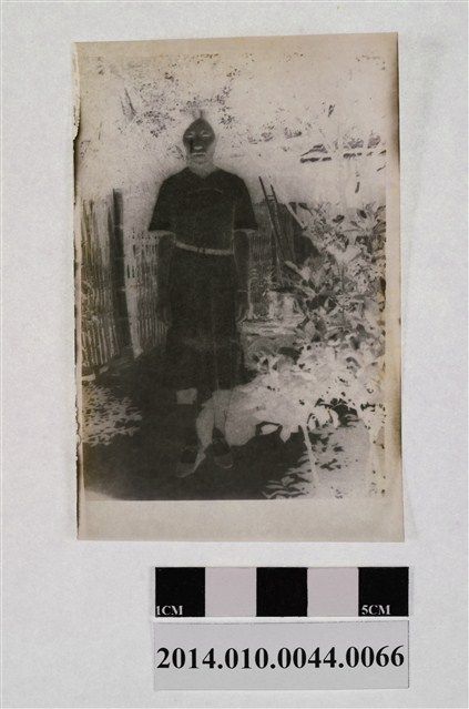 女子獨照 (共2張)