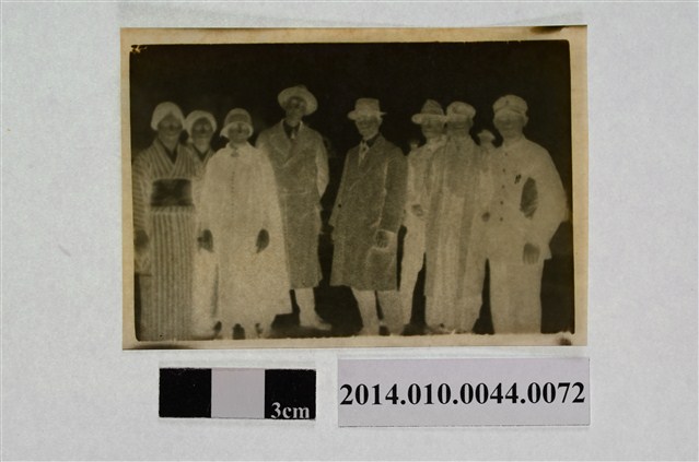 八人合照 (共2張)