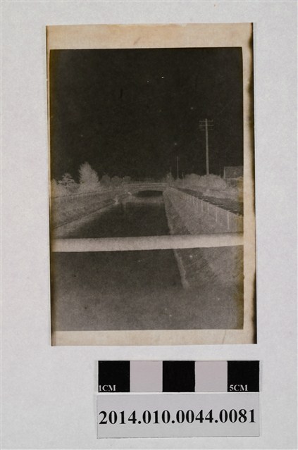 川邊一景 (共2張)