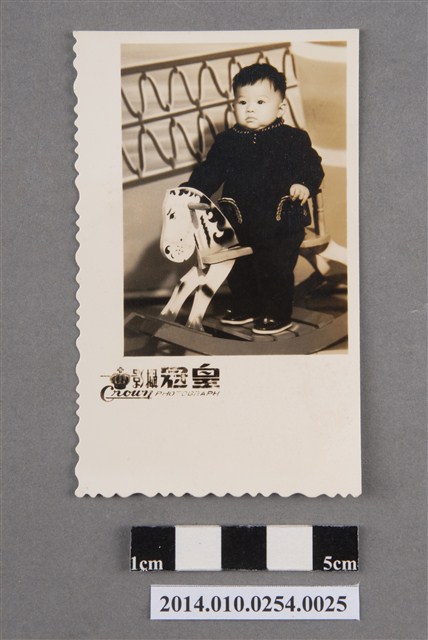 男童獨照 (共2張)