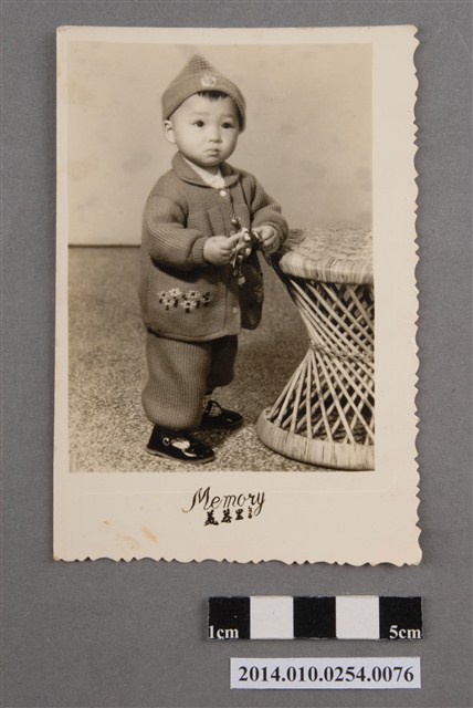 男童獨照 (共2張)