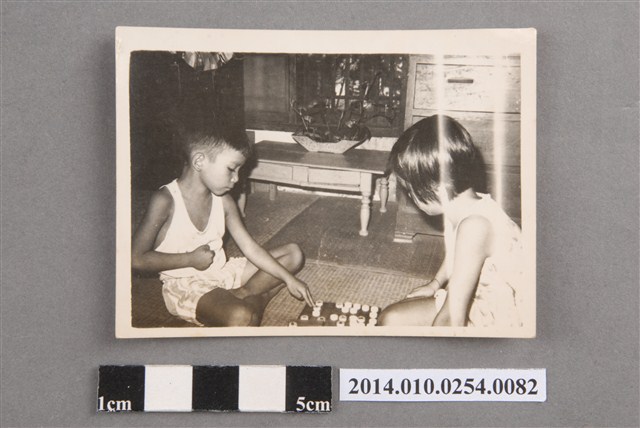 兩童下棋 (共2張)
