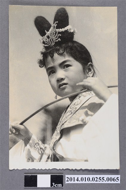 古裝女童 (共2張)