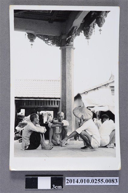 老翁閒話家常 (共2張)