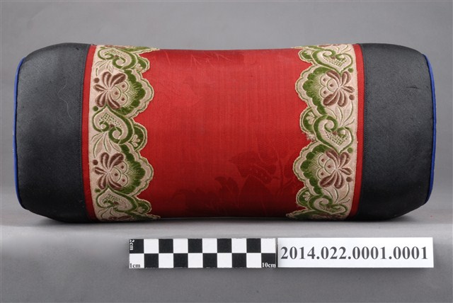 繡花木枕 (共9張)