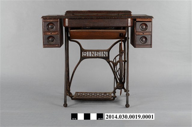 勝家牌腳踏式縫紉機 (共9張)