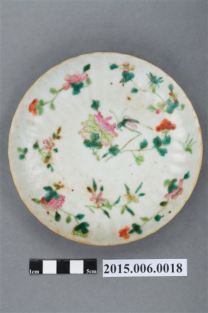 中國產清光緒年製粉彩花卉蟲草紋盤 (共4張)