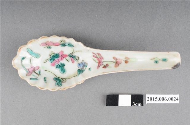 粉彩花卉蟲草紋湯匙 (共4張)
