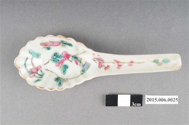 粉彩花卉蟲草紋湯匙 (共4張)