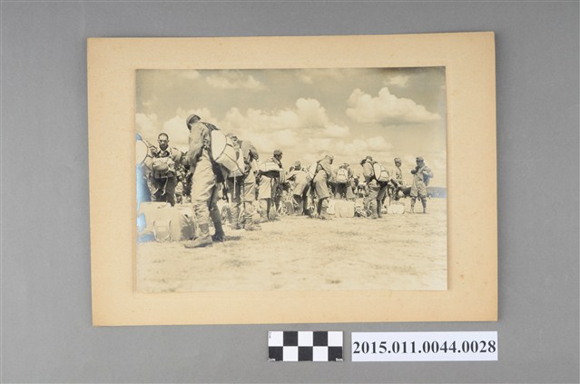 傘兵部隊的出發 (共2張)