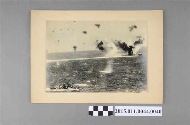 珊瑚海海戰中沉沒的列星頓號航空母艦 (共2張)