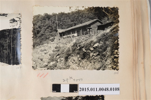 遠眺公路旁屋舍 (共1張)