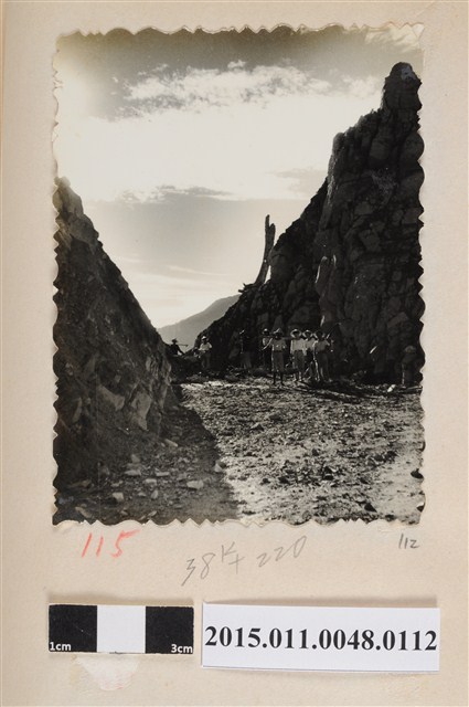 施工中的公路與工人 (共1張)