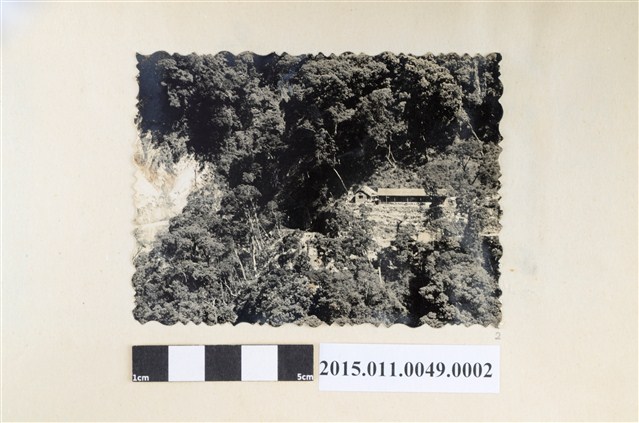 俯瞰公路旁的屋舍 (共1張)