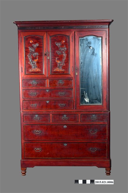 朱漆松鶴遐齡貼木合櫥 (共7張)