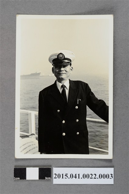 邱如淵先生退休前夕的工作照 (共2張)