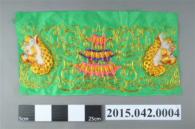 光彩繡莊製1尺神衣繡片 (共2張)