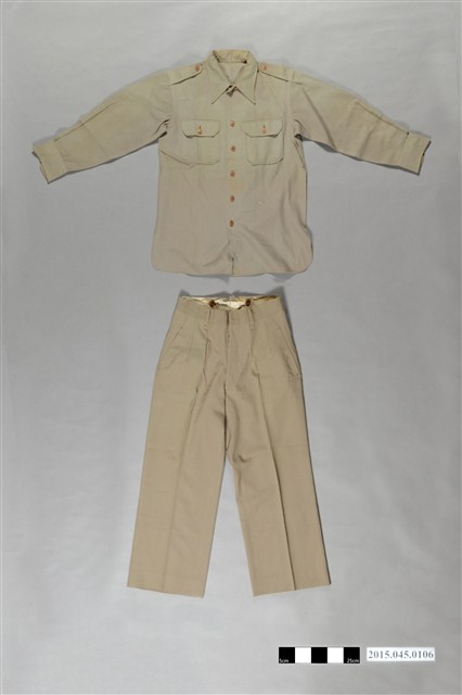 李惠美夫婿李健如軍裝 (共2張)