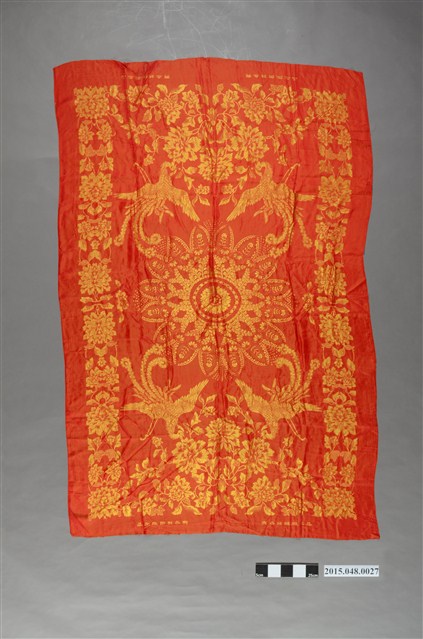 紅底金緹花鳳凰牡丹紋喜幛 (共2張)