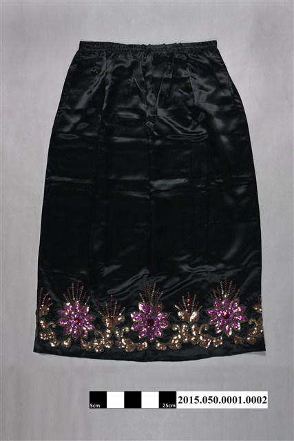 珠繡長裙 (共2張)