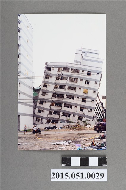 921地震臺中大里臺中王朝大樓倒塌 (共2張)