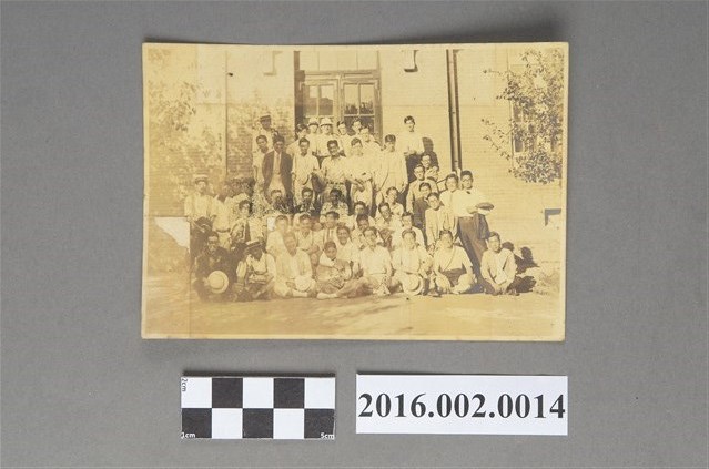 張星賢任職南滿鐵道株式會社時期與同事合照 (共2張)