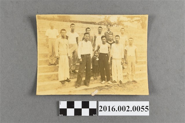 張星賢入選第十一屆柏林奧運第一候補，合宿訓練結束後回台參加「歡迎比賽會」與嘉義中學師生合照 (共4張)