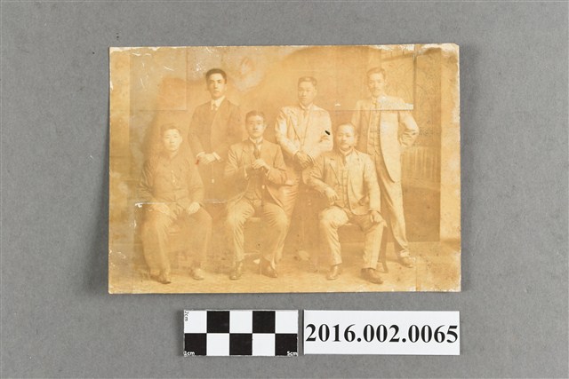 張星賢之父張啟明任職國語學校訓導教師時期與同事合照 (共2張)