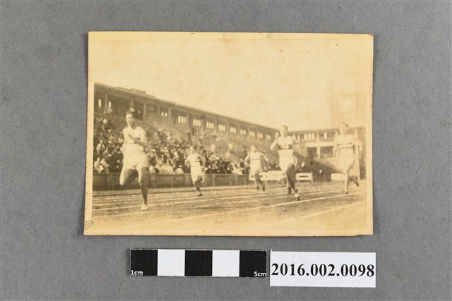 張星賢參加東京神宮體育場舉行的「奧運第一、第二候補挑戰比賽」勇奪四百公尺競賽冠軍 (共4張)