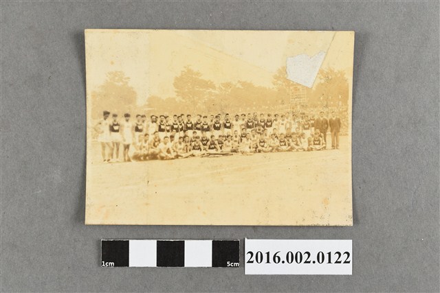 張星賢參加「早、慶田徑對抗賽」與全體選手合照 (共2張)