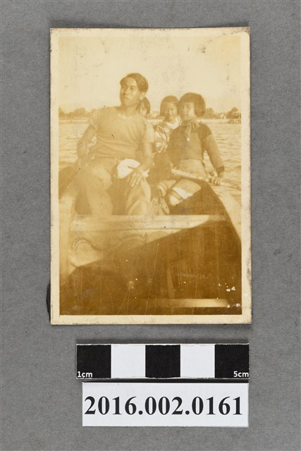 張志賢與親友於福州西湖公園合照 (共2張)