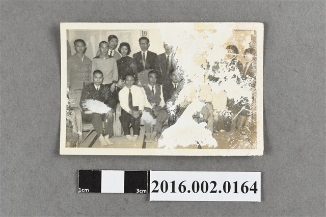 張星賢與合作金庫同仁合照 (共2張)