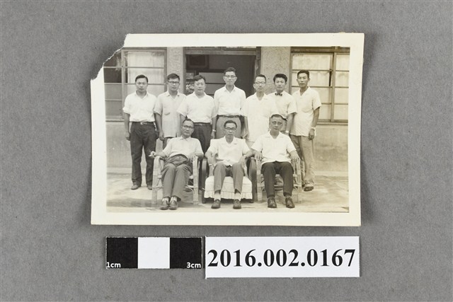 張星賢與合作金庫同仁合照 (共2張)