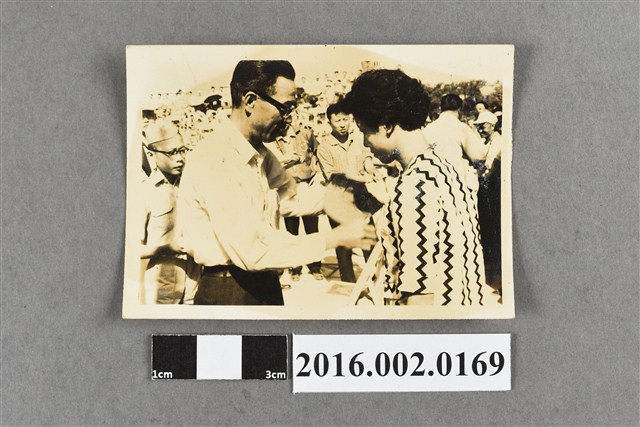 張星賢於活動會場頒獎  (共2張)