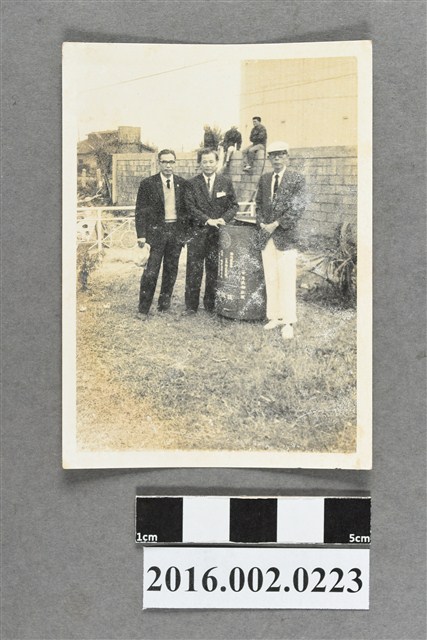 張星賢與扶輪社社員於台東合照 (共2張)