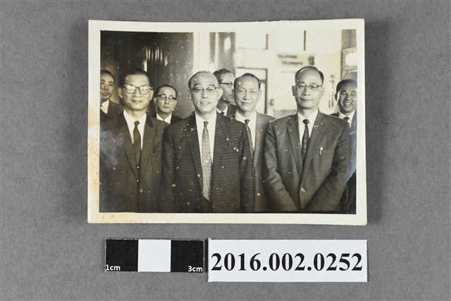 謝國城等人合照 (共2張)