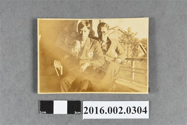 張星賢就讀早稻田大學時期與柯子彰學長合照 (共2張)