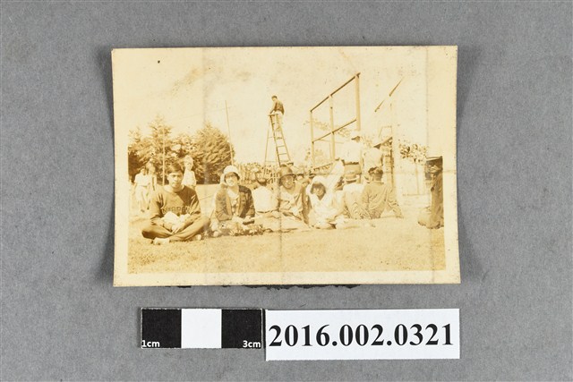 張星賢任職滿鐵時期代表日本參加第十一屆柏林奧運與日本武官寺田之女於芬蘭赫爾辛基集訓練習場合照 (共2張)