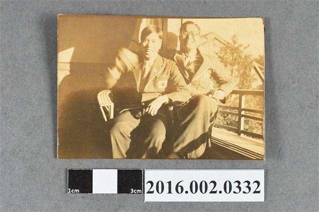 張星賢就讀早稻田大學時期與柯子彰學長合照 (共2張)