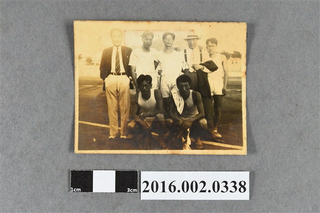 張星賢任職滿鐵時期與選手等人於大連運動場合照 (共2張)