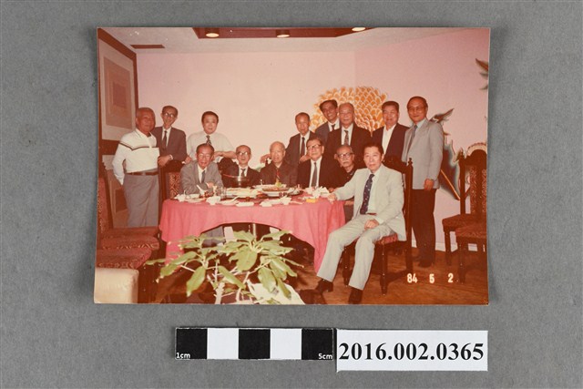 張星賢與日籍友人等於聚餐合照 (共2張)