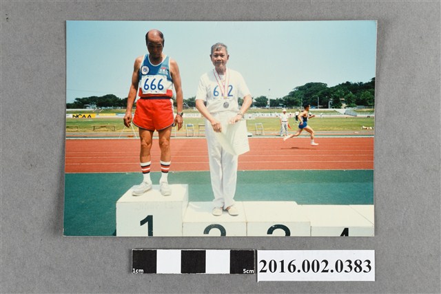 王錦昌參加大阪大師（マスターズ）陸上競技勇奪冠軍 (共2張)